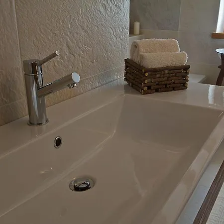 Casa Cebajova Poesia 度假居 *